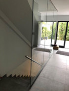 Hasberg Metallbau GmbH: Ganzglasgeländer für den Innenbereich | Bergisch Gladbach + Overath + Köln + Leverkusen